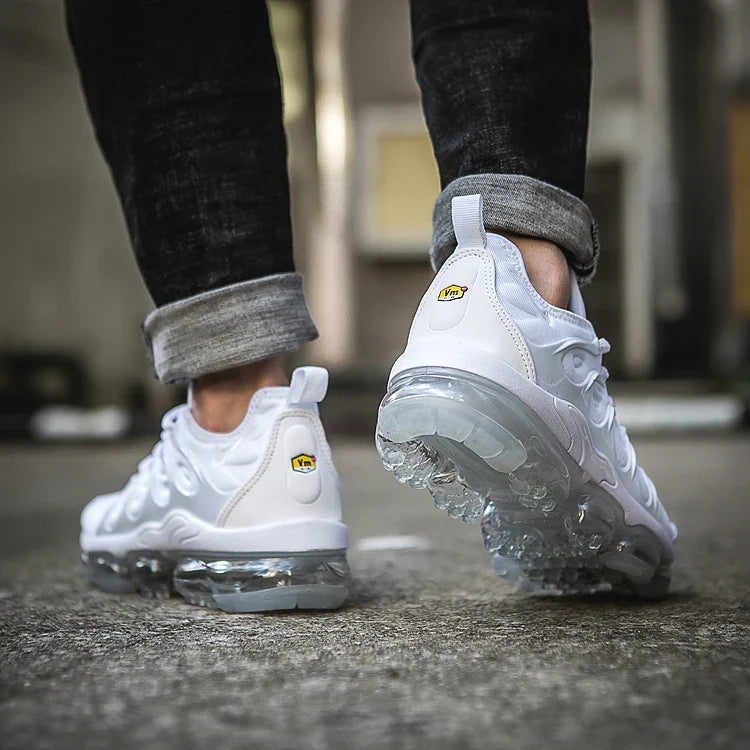 Nike Air Vapormax Plus Men and Women Trainers Running Shoes Flyknit Sneakers Breathable Nike Sneakers