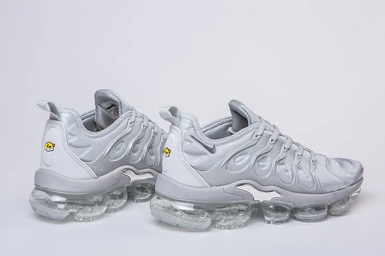 Nike Air Vapormax Plus Men and Women Trainers Running Shoes Flyknit Sneakers Breathable Nike Sneakers